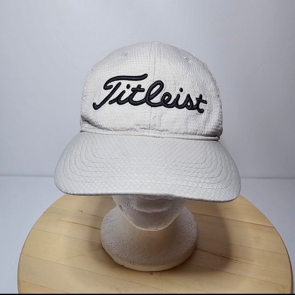 Titleist Beige Adjustable Strap Back Hat Promotional Lightweight Unisex Golf Hat - Picture 1 of 5